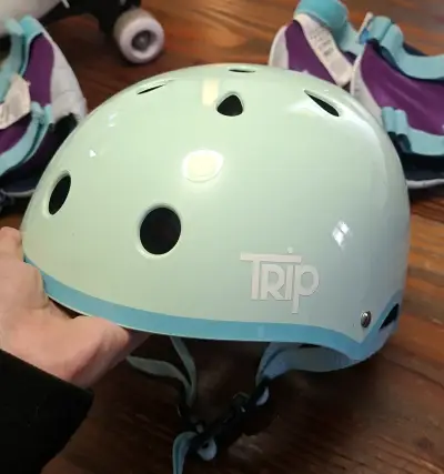 Set de patines StMax con casco y protecciones - miniatura 2