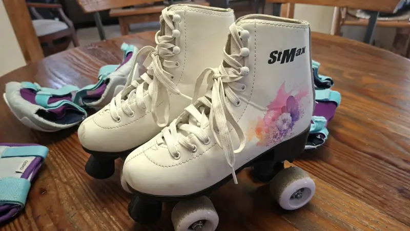 Set de patines StMax con casco y protecciones - 3