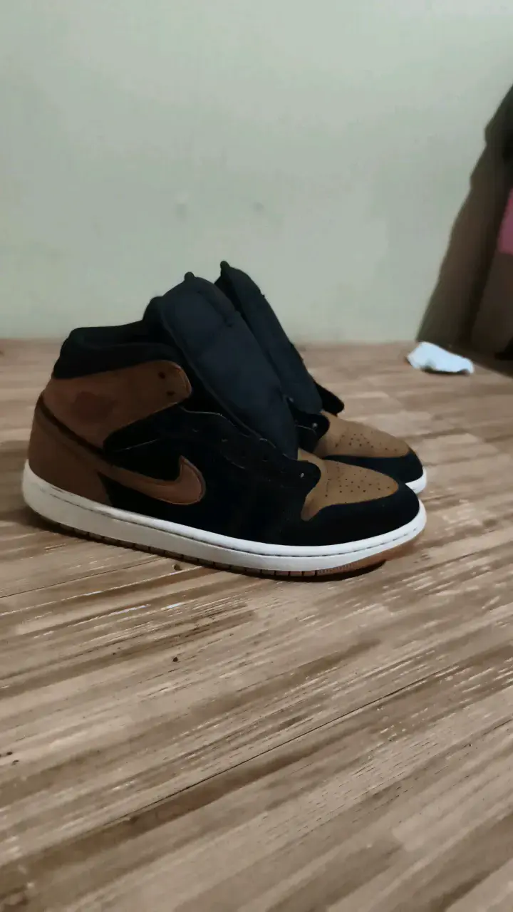 Zapatillas deportivas negras y beige - 3
