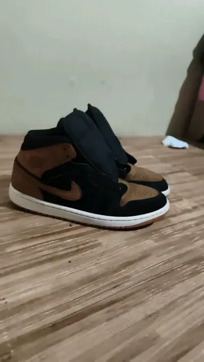 Zapatillas deportivas negras y beige - miniatura 3