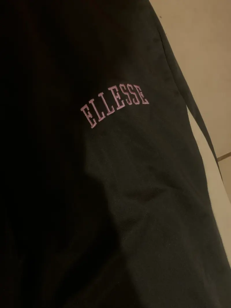 Pantalones deportivos Ellesse negros con franjas - 2