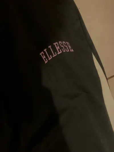 Pantalones deportivos Ellesse negros con franjas - miniatura 2