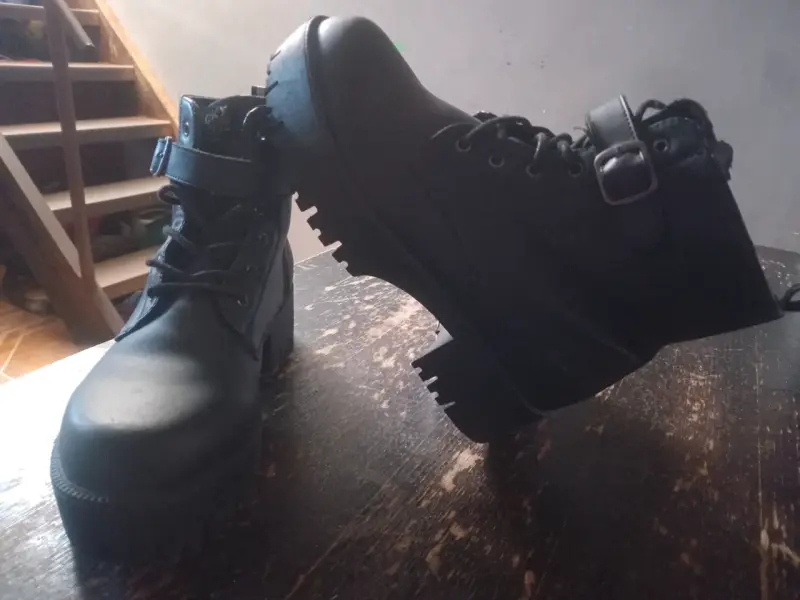 Botas negras CKY con hebilla talla 36 - 2
