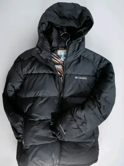 Chaqueta Columbia negra con capucha - miniatura 1