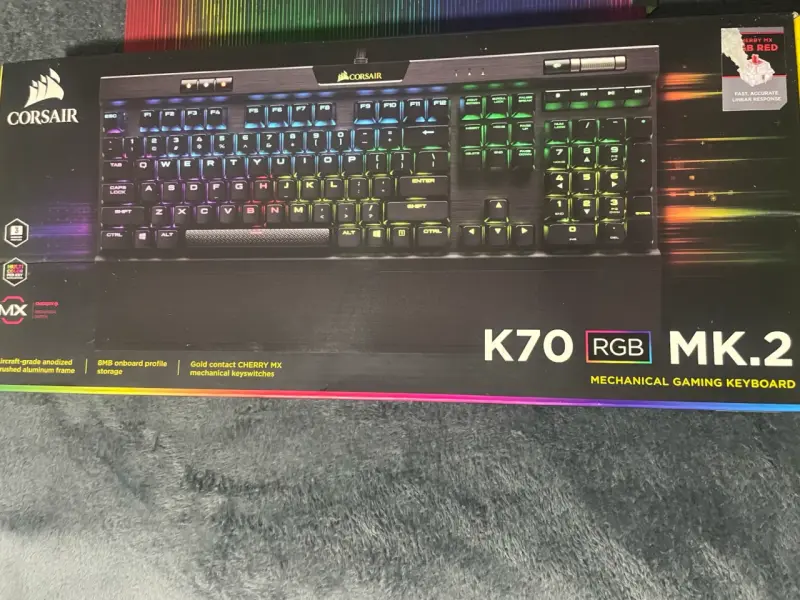 Teclado mecánico Corsair K70 RGB MK.2