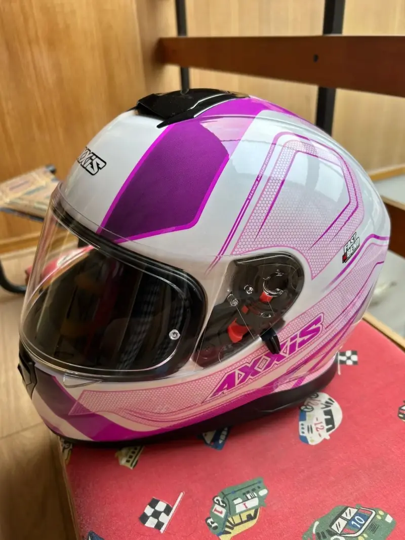 Casco integral Axxis rosa y blanco - 1