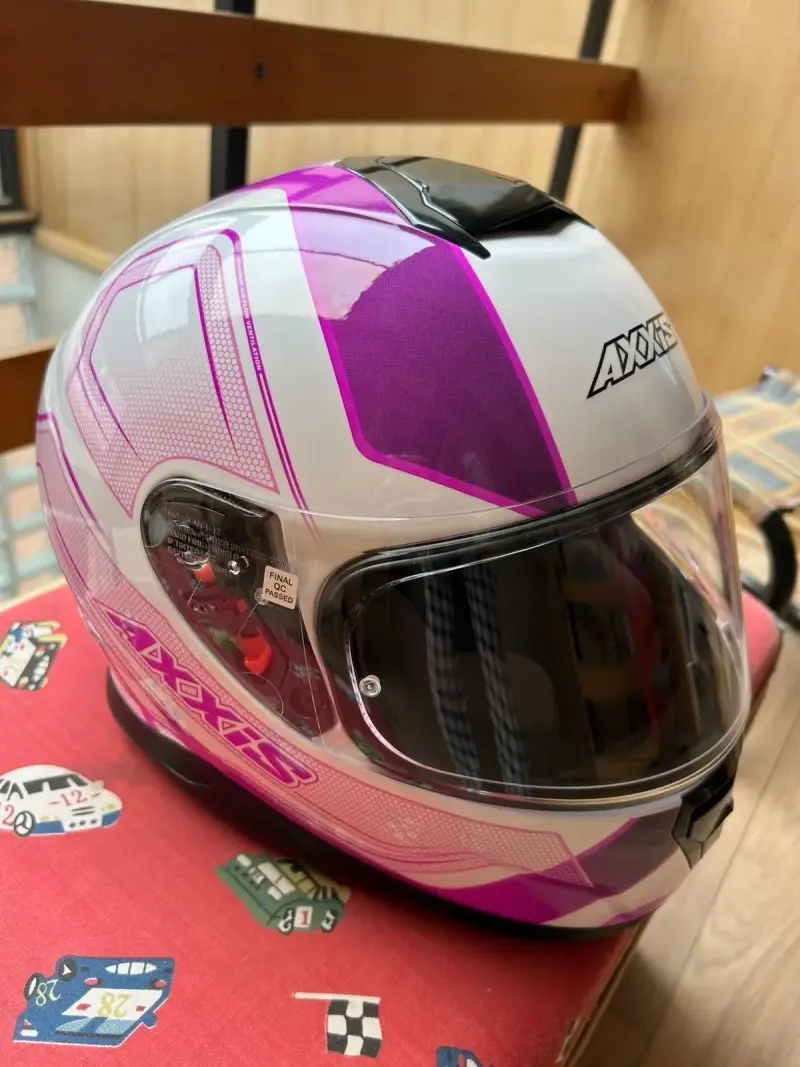 Casco integral Axxis rosa y blanco - 2
