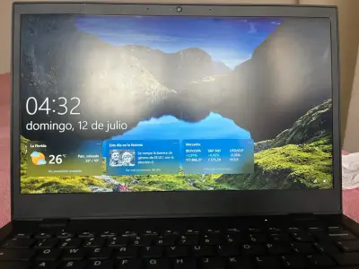 Notebook portátil con pantalla de 14 pulgadas - miniatura 1