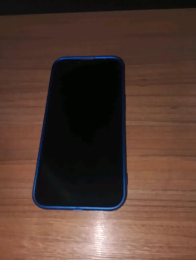 Venda o permuta iPhone 16e - 4