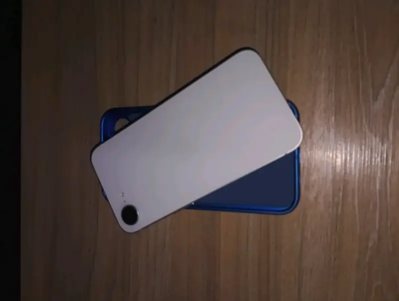Venda o permuta iPhone 16e - 5