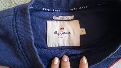 Polerón Pepe Jeans azul con diseño gráfico - miniatura 2