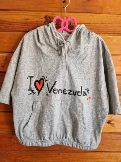 Polerón gris con capucha 'I Love Venezuela' - miniatura 1