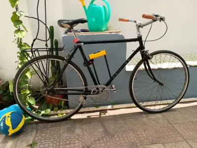 Bicicleta urbana negra  marca Phoenix de 1945 - miniatura 1
