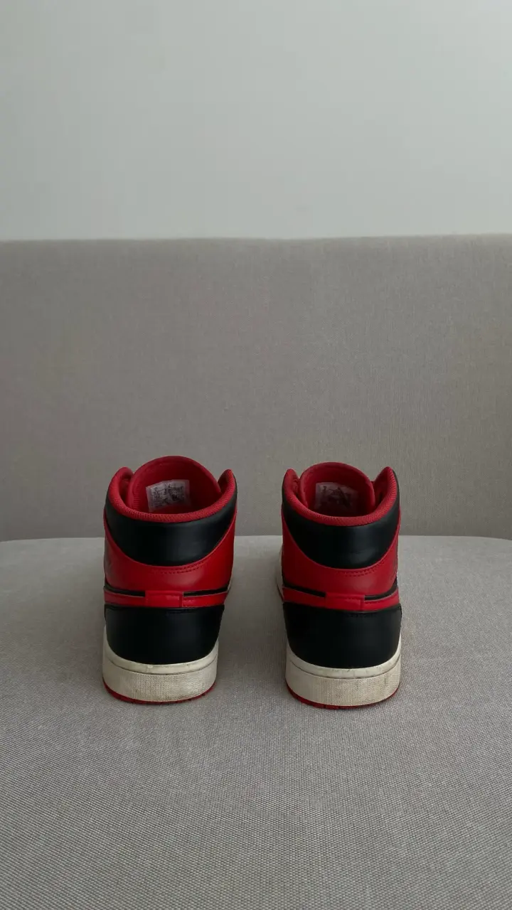Zapatillas Nike Air Jordan negras y rojas - 3