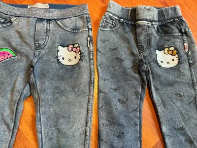 2 calzas T3,  tipo jeans  Hello Kitty - miniatura 2