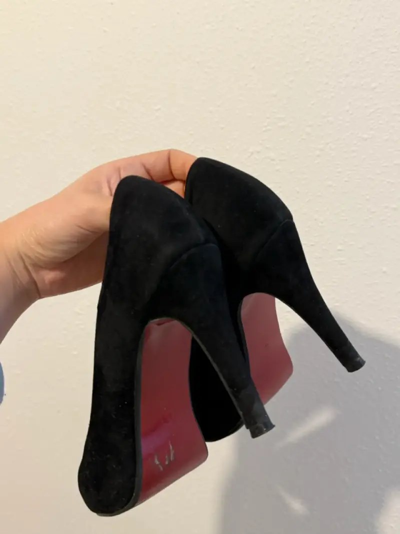 Tacones negros de gamuza elegantes - 4