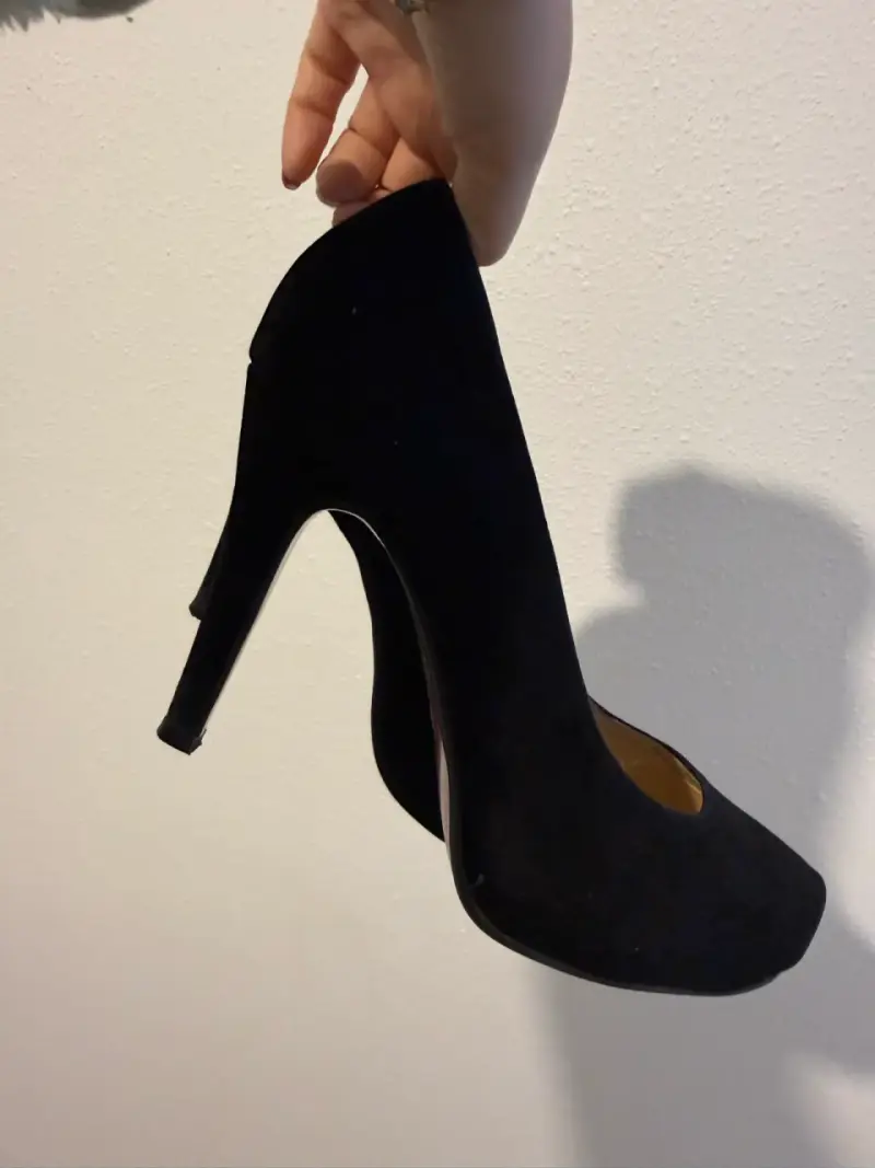 Tacones negros de gamuza elegantes - 5