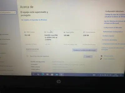 Laptop HP gris en buen estado - miniatura 3