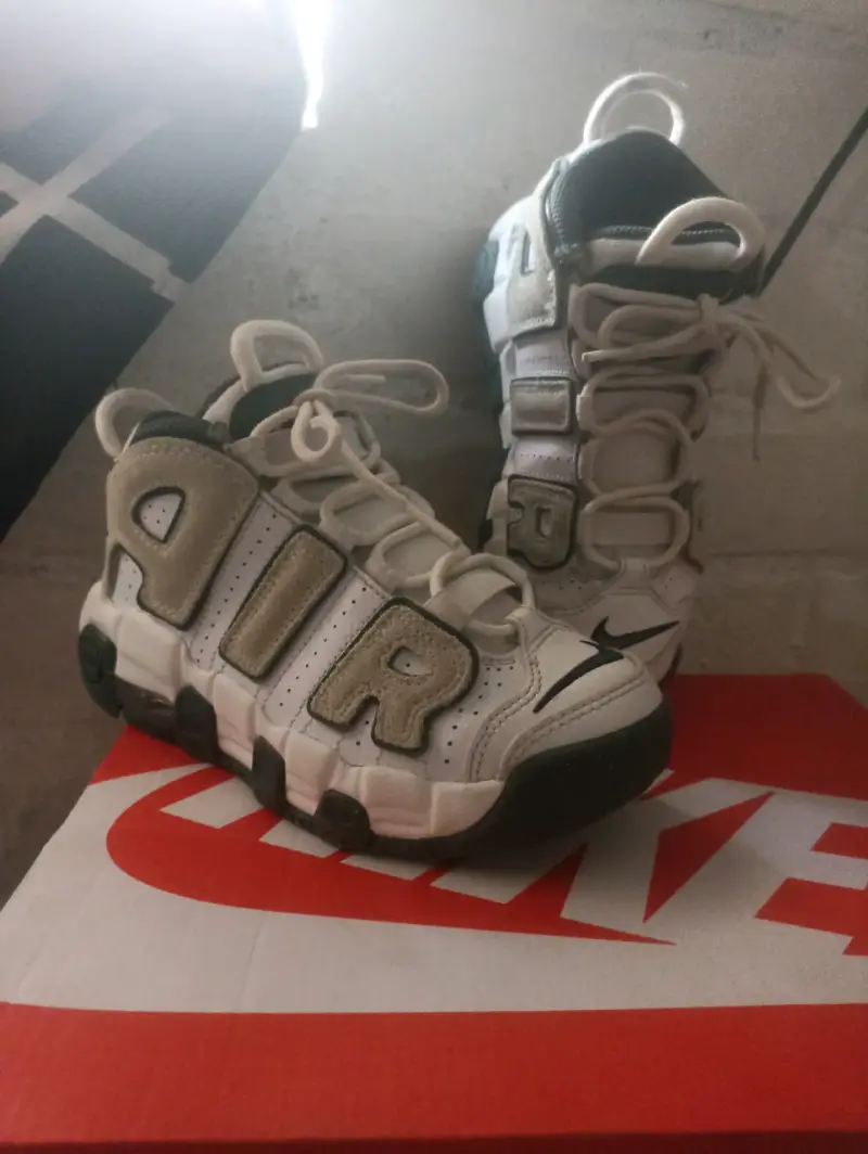 Zapatillas Nike Air More Uptempo blancas - 1