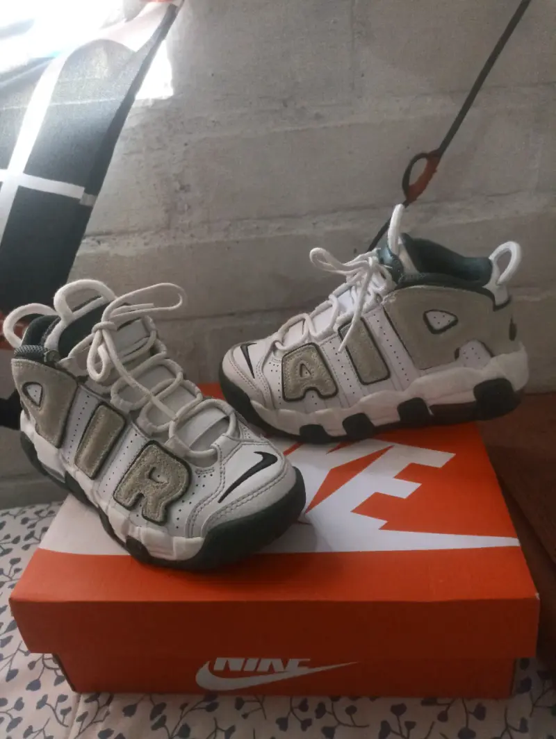 Zapatillas Nike Air More Uptempo blancas - 4
