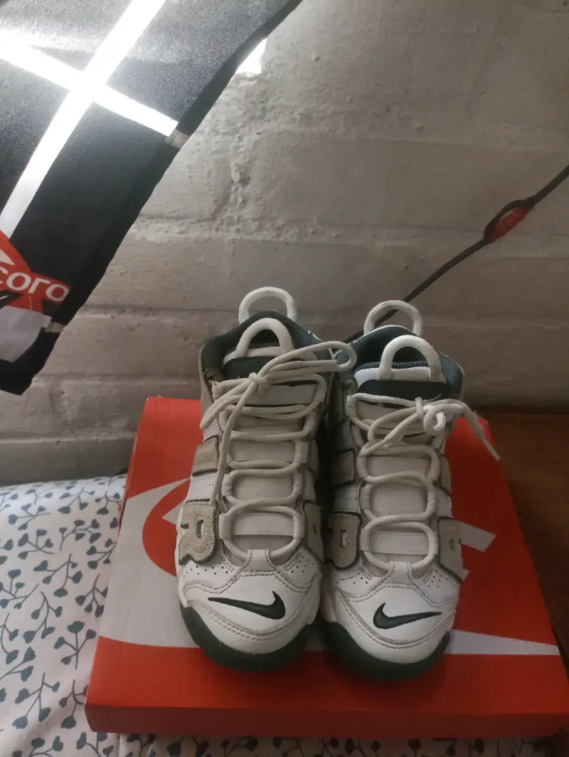 Zapatillas Nike Air More Uptempo blancas - 5