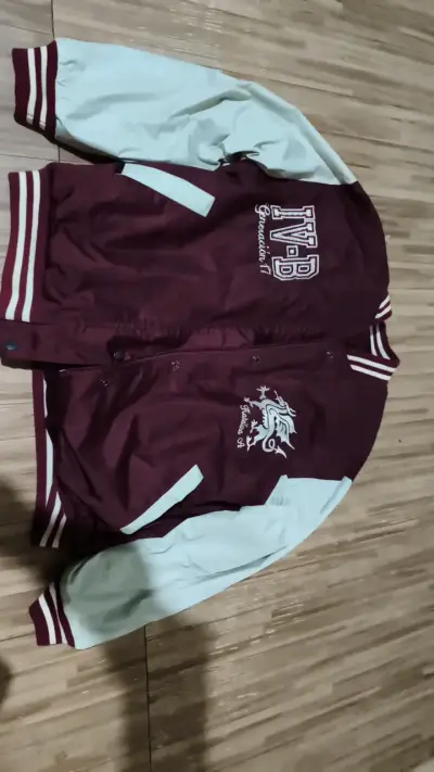 Chaqueta universitaria bicolor bordada - miniatura 1