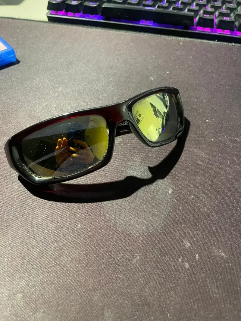 Gafas de sol deportivas unisex color gris y negro - 4