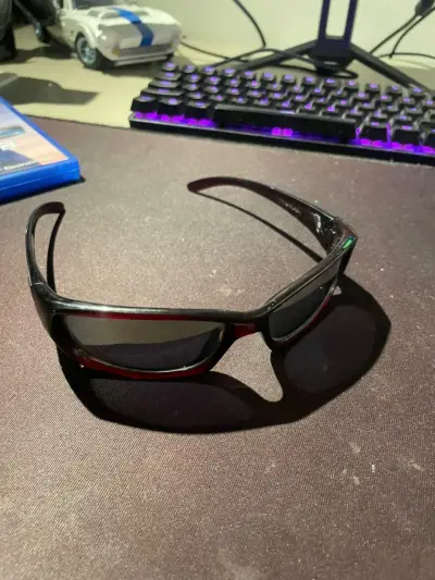 Gafas de sol deportivas unisex color gris y negro - miniatura 6