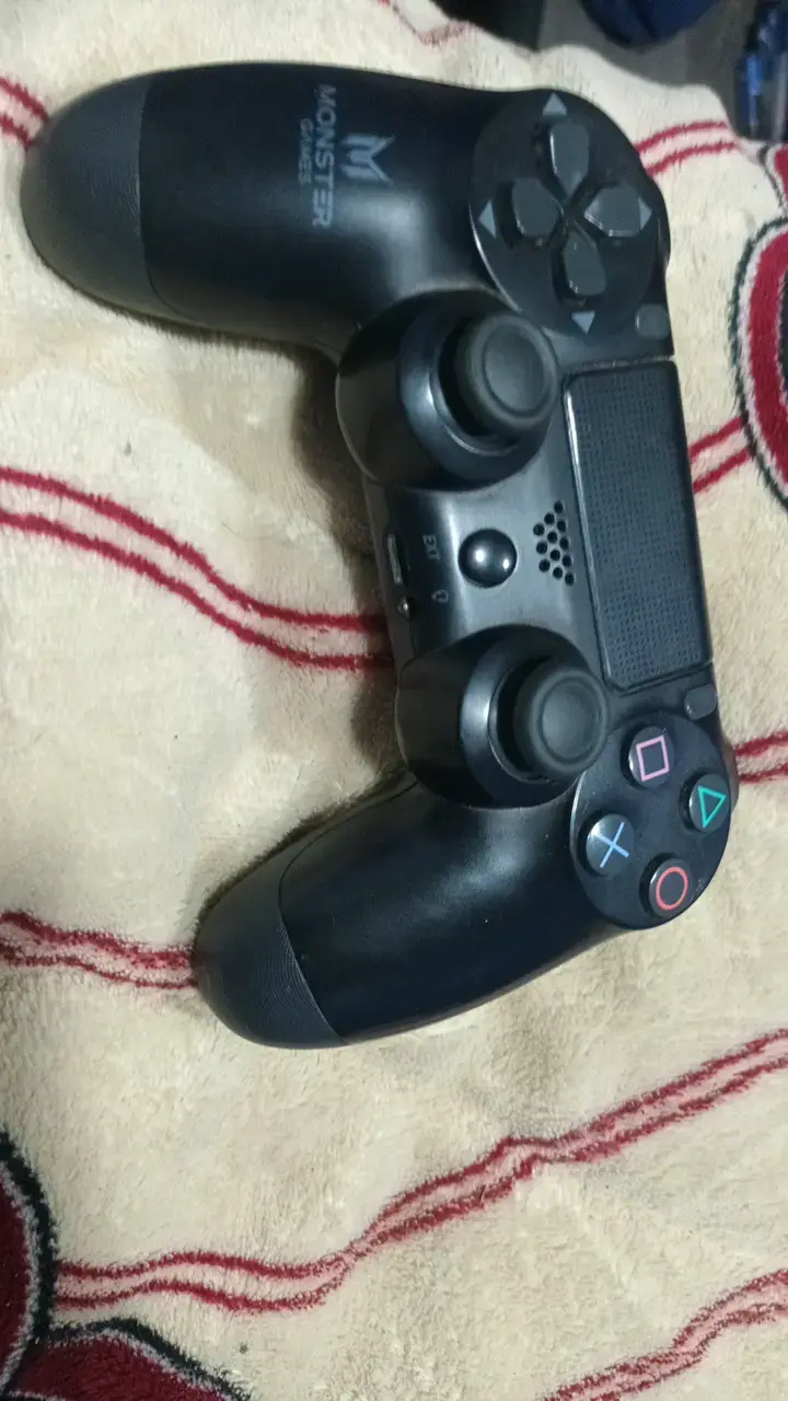 Control inalámbrico Monster Games para PS4