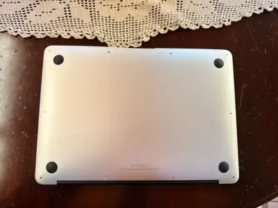 Laptop MacBook Air 13 pulgadas en buen estado - miniatura 4
