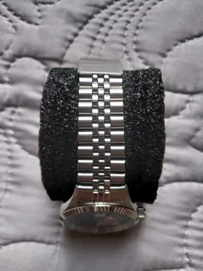 Reloj de pulsera metálico elegante mickey mouse - miniatura 1