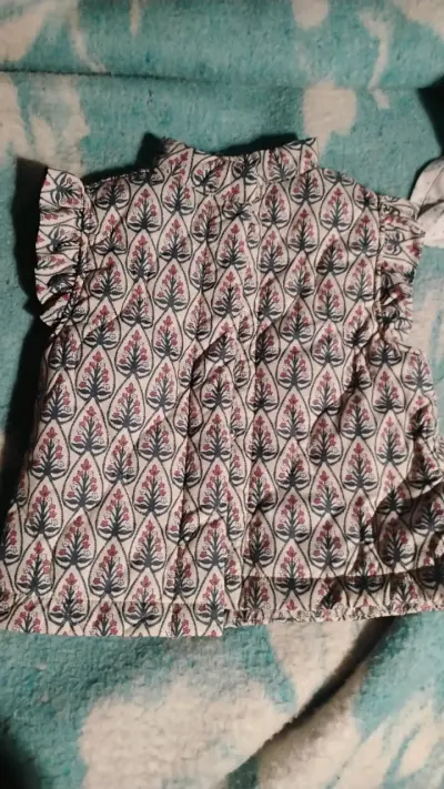 Chaqueta infantil estampada con volantes - miniatura 1