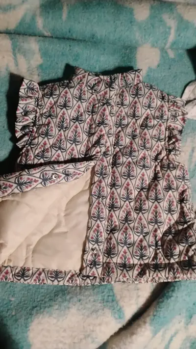 Chaqueta infantil estampada con volantes - miniatura 2