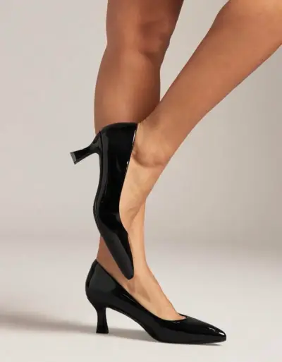 Zapato de tacón negro elegante para mujer - miniatura 2