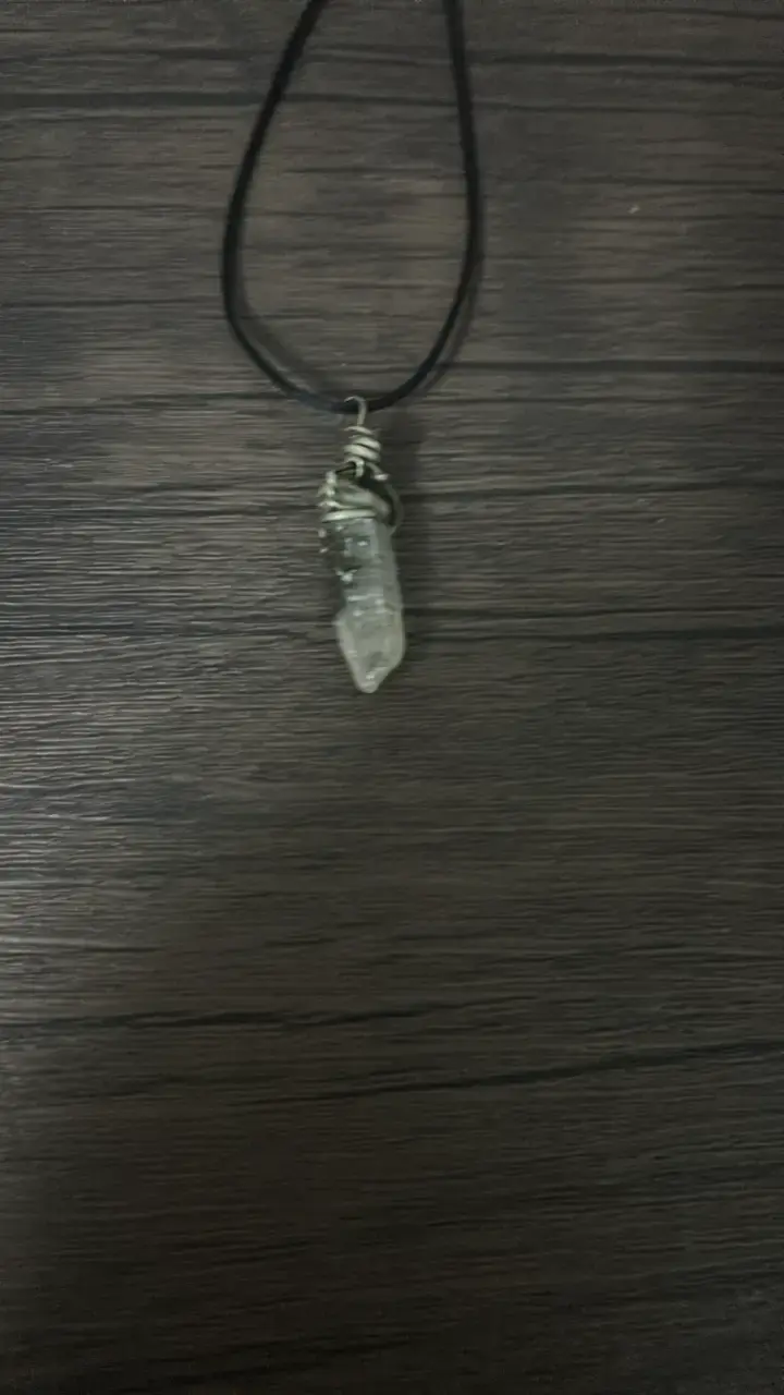 Collar de cuarzo con cordón negro - 2
