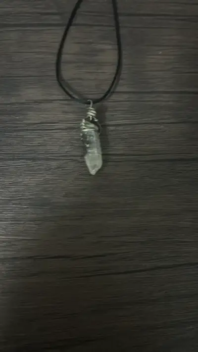 Collar de cuarzo con cordón negro - miniatura 2