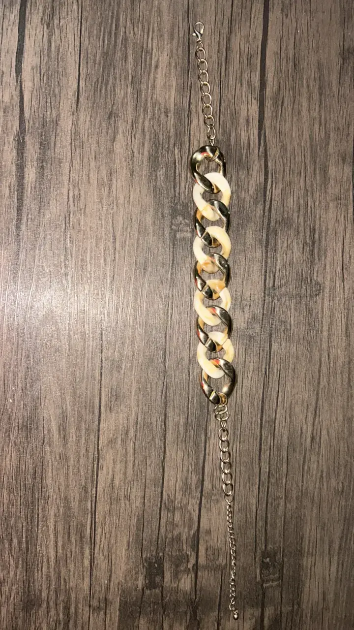 Collar de eslabones dorados y blancos - 2