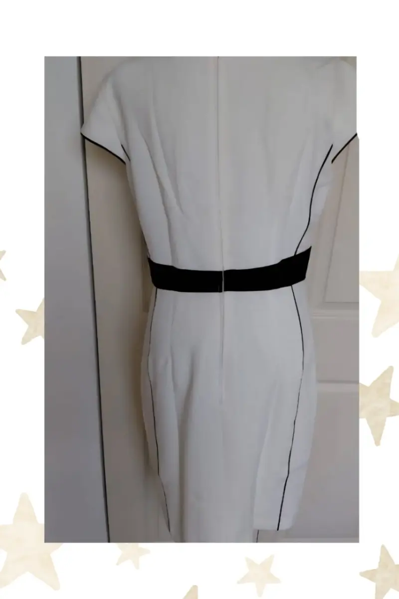 Vestido blanco elegante con detalles negros - 2