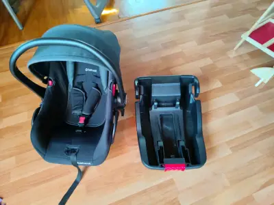 Silla de auto para bebé con base desmontable - miniatura 2