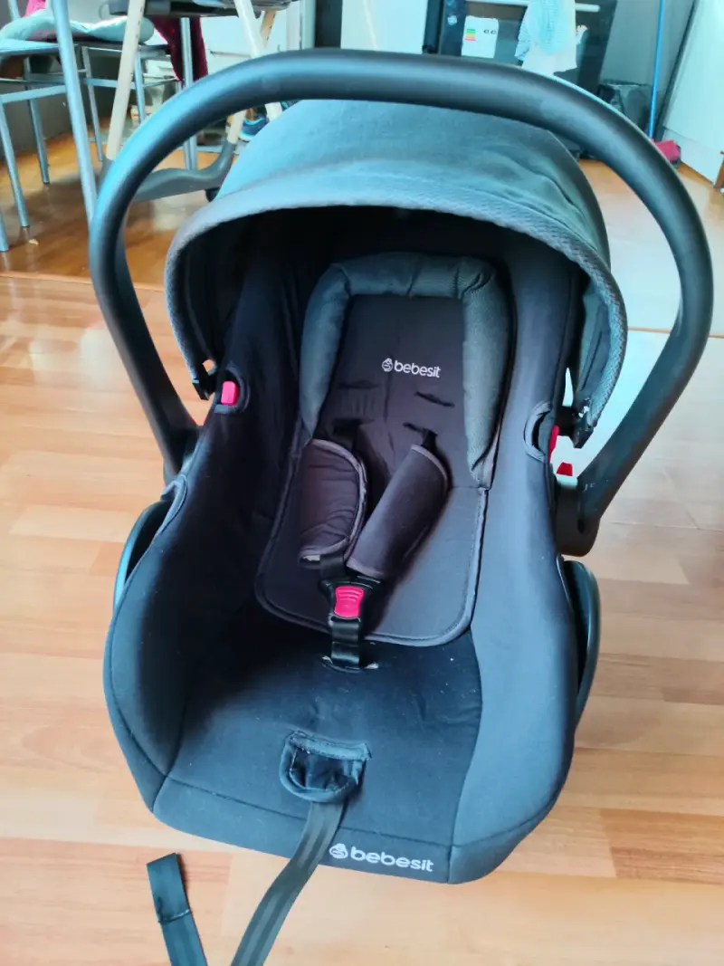 Silla de auto para bebé con base desmontable - 5