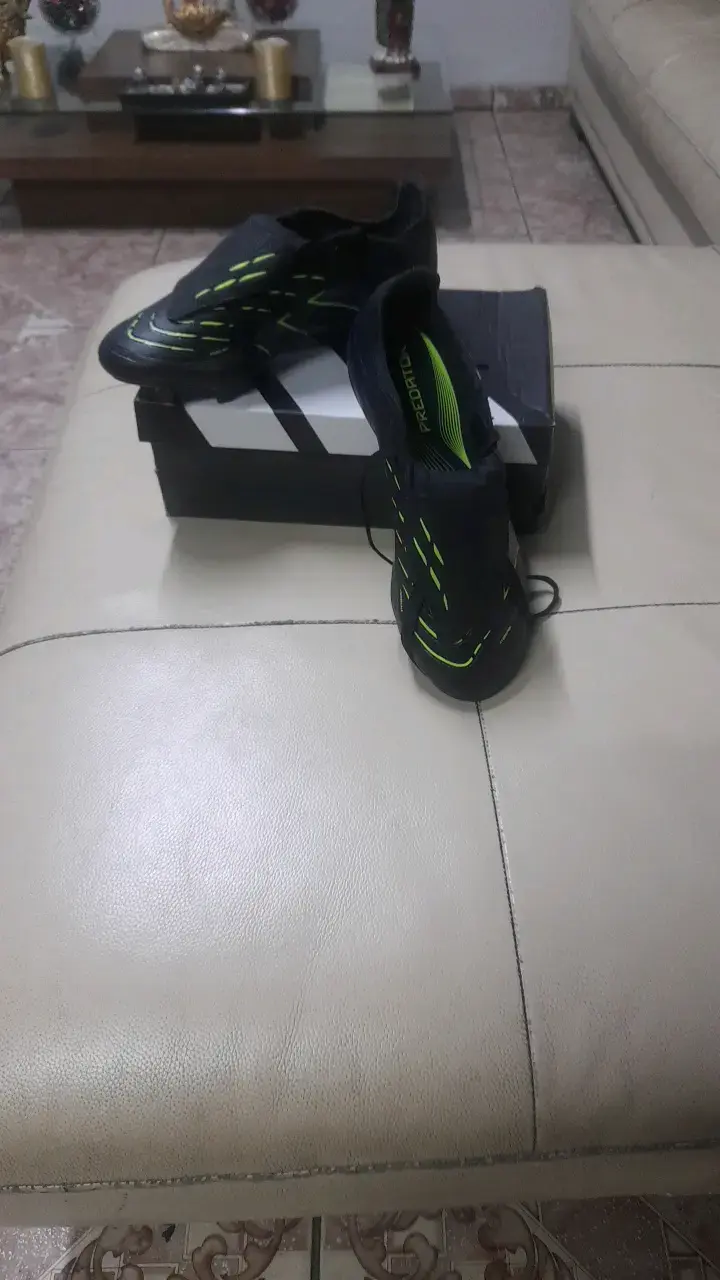 Zapatillas deportivas negras con detalles verdes - 3
