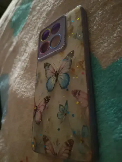 Funda para celular con diseño de mariposas - miniatura 4