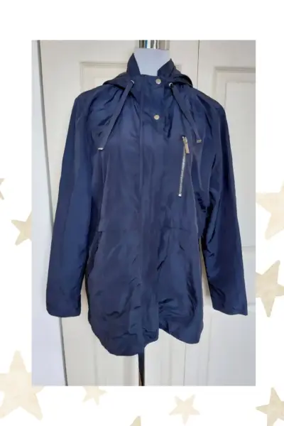 Chaqueta impermeable azul con capucha - miniatura 1