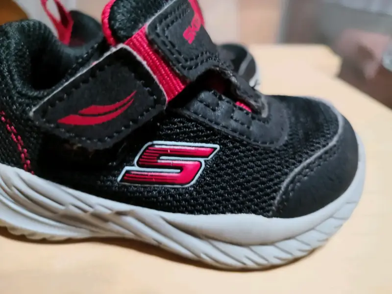 Zapatillas Skechers negras para niños - 3