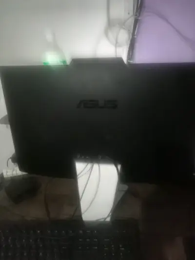 ASUS All-in-one i5 12va gen 24GB RAM HDD 1,81 TB - miniatura 2