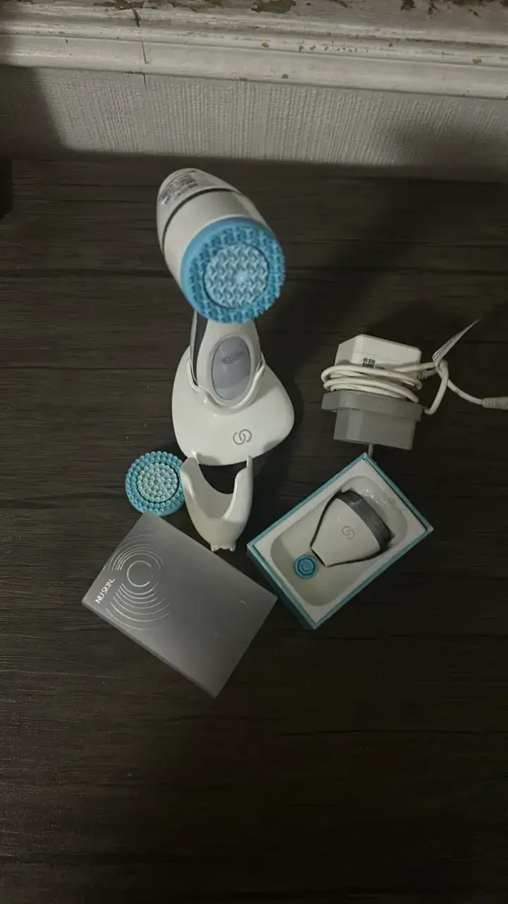 Cepillo facial eléctrico con cabezales intercambiables - 2