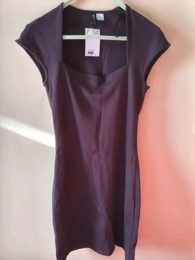 Vestido Burdeos sin mangas elegante - 1