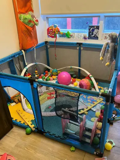 Corral de juegos infantil - miniatura 1