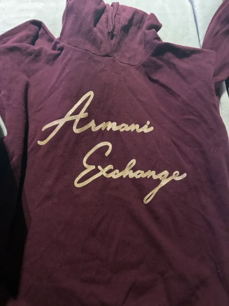 Polerón Armani Exchange burdeos con capucha