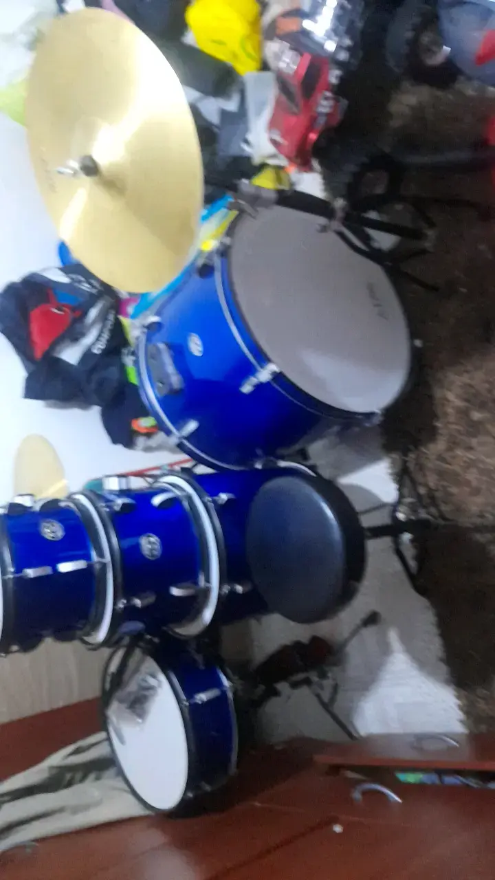 Batería acústica azul completa - 2